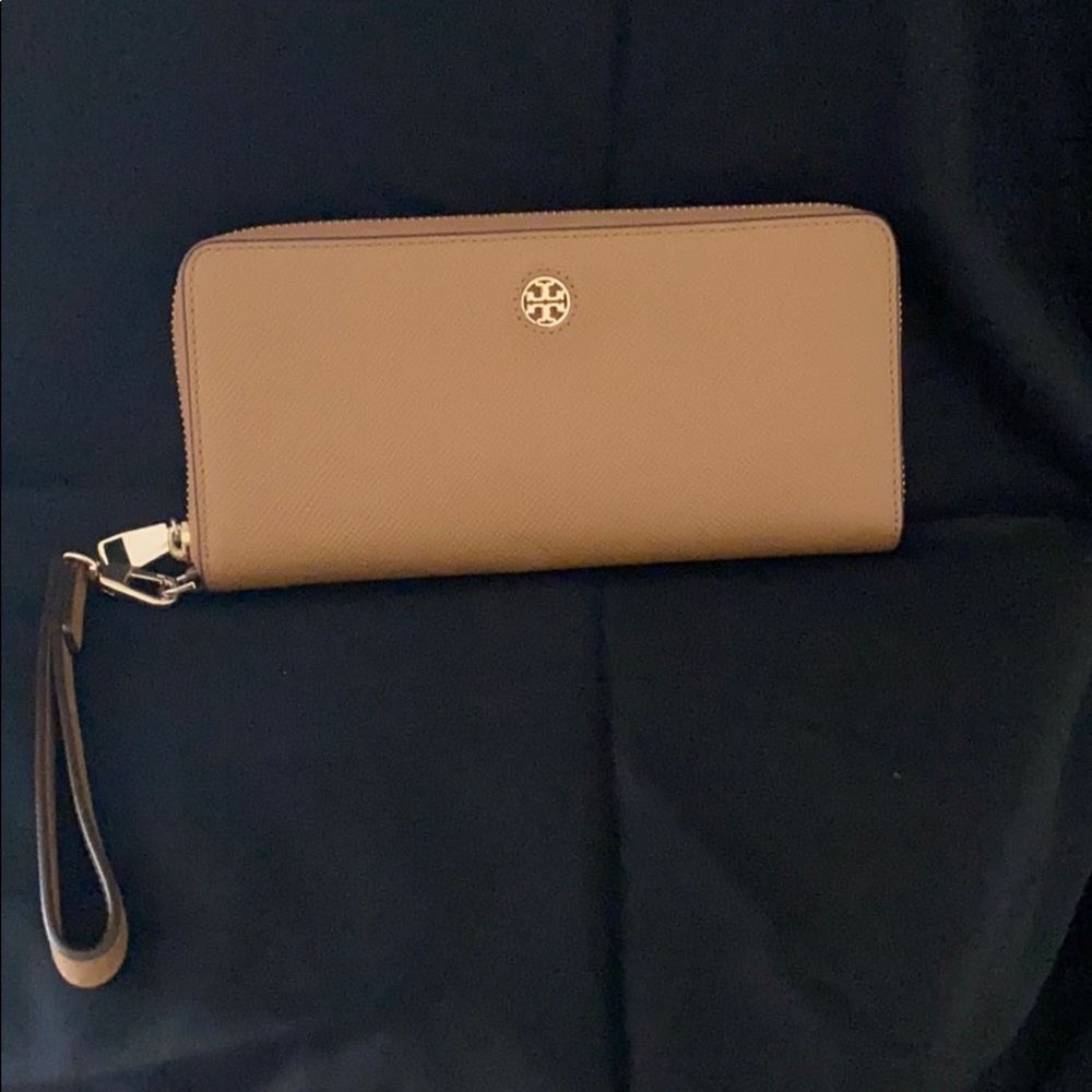 Tory Burch Emerson zip-around wristlet wallet